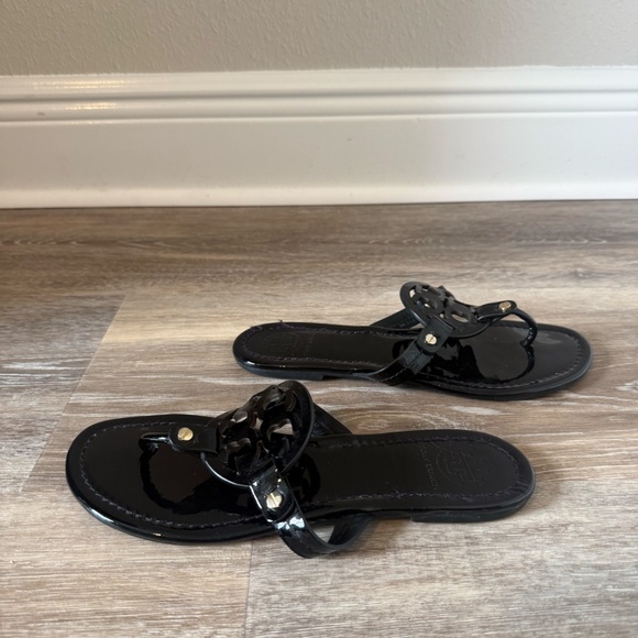 Tory Burch Black Patent Millers Size 8 $200 - Picture 8 of 10